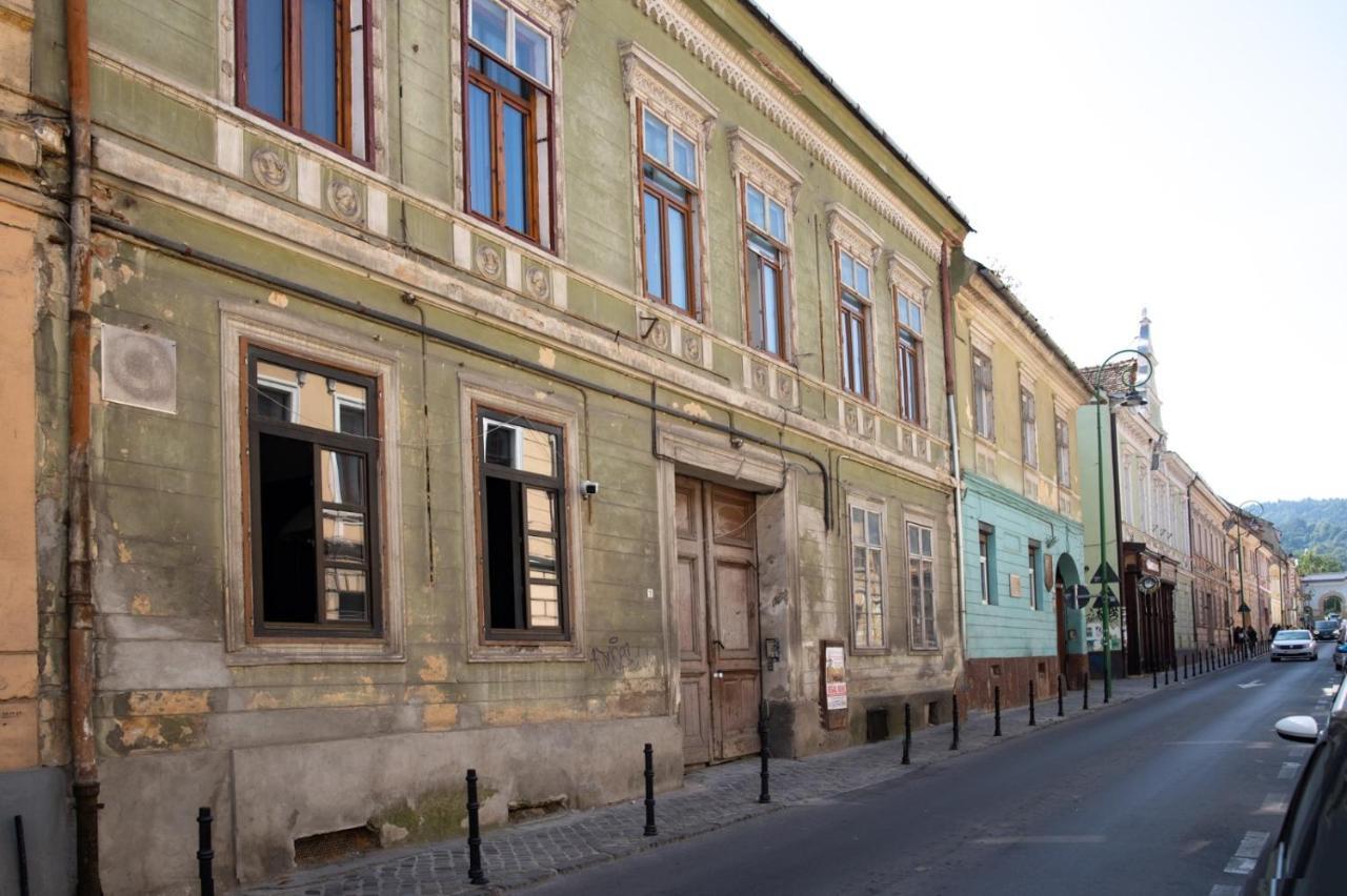 The Bear'S Den In Old City Centre Braşov Extérieur photo