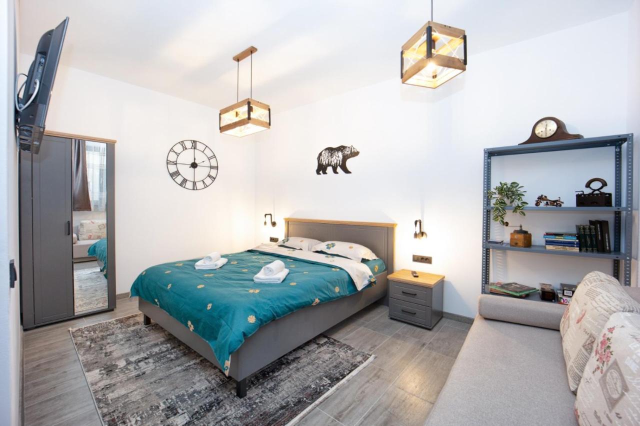 The Bear'S Den In Old City Centre Braşov Extérieur photo
